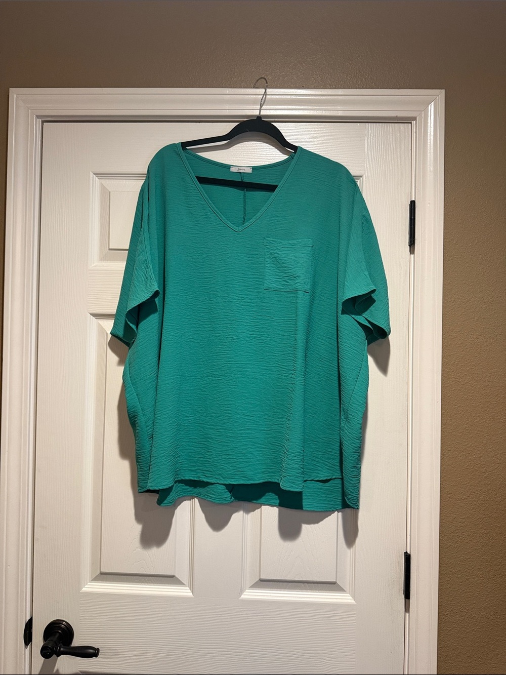 Lightweight Teal V-Neck Pocket Top